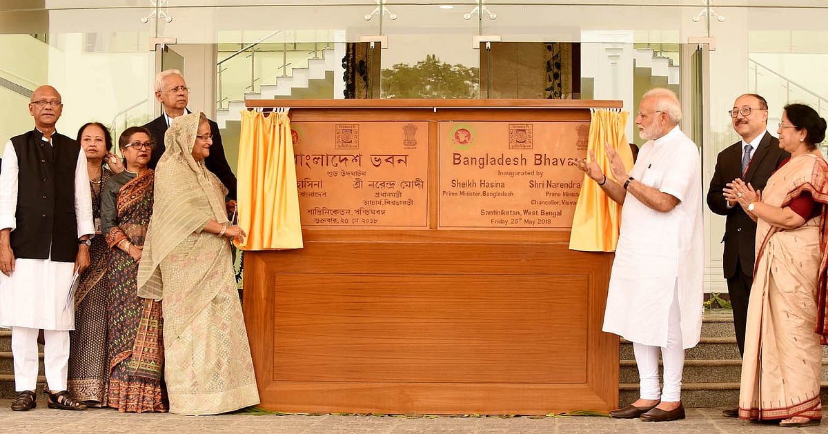 বাংলাদেশ ভবনের উদ্বোধন করছেন দুই দেশের প্রধানমন্ত্রী। ছবি: বাসস
