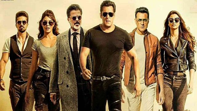 ‘রেস থ্রি’ ছবির শিল্পীরা