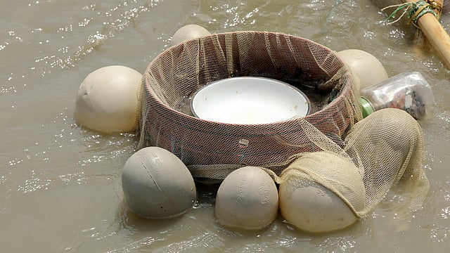 চিংড়ির পোনা ধরার সরঞ্জাম।