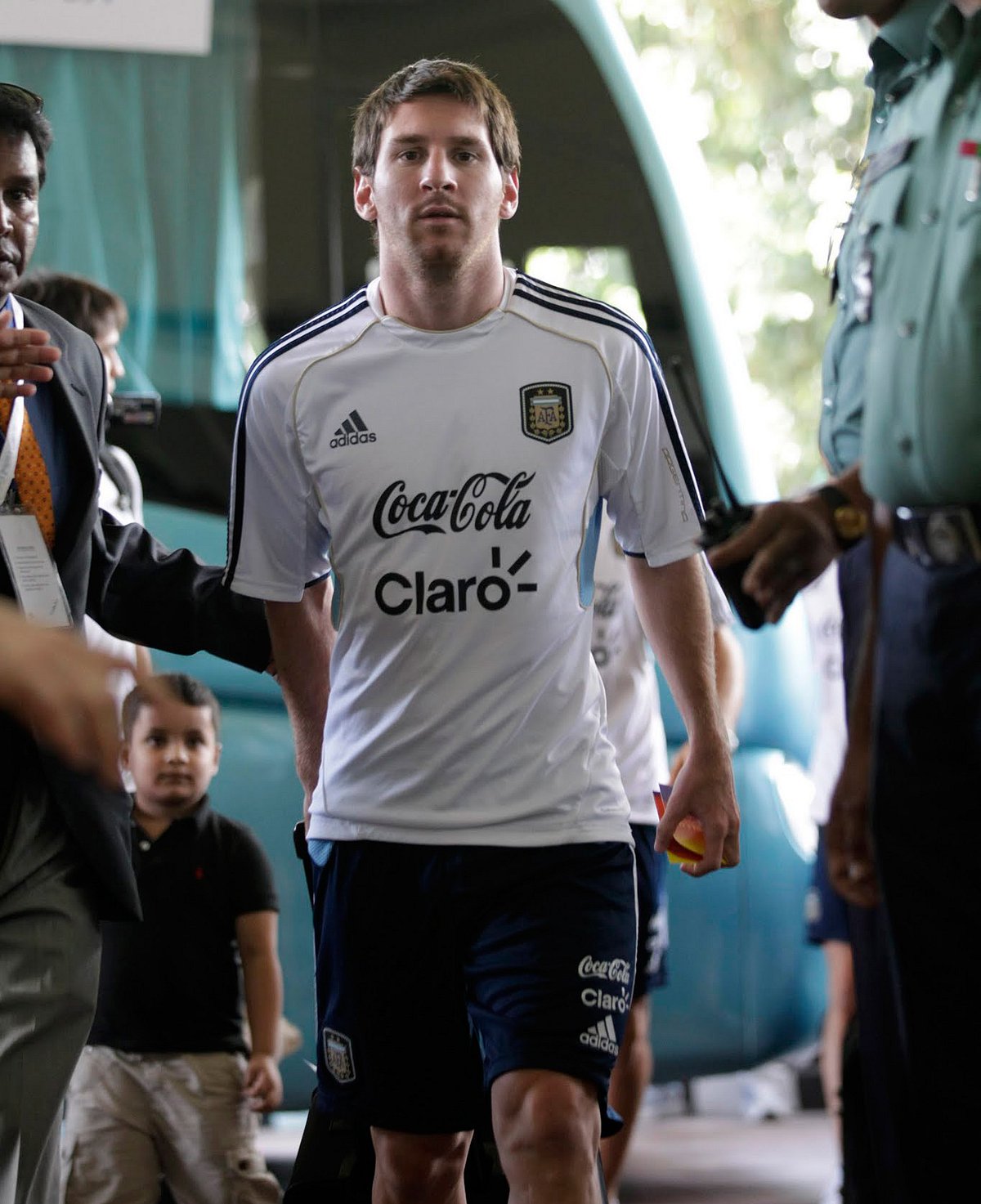 ঢাকায় পা রাখলেন লিওনেল মেসি। সে সময়কার হোটেল শেরাটনে ছিল আর্জেন্টাইন দলের আবাস। ফাইল ছবি