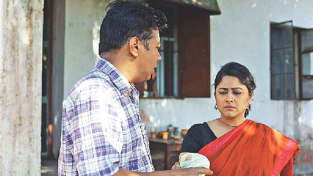 মহুয়ার মায়া নাটকের দৃশ্যে ইন্তেখাব দিনার ও সুমাইয়া শিমু