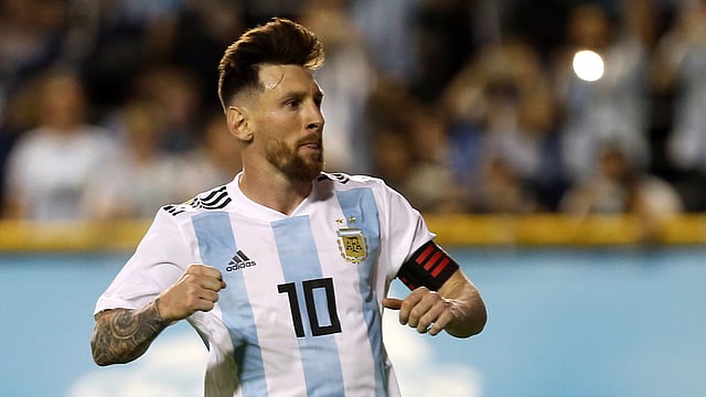 অ্যাডিডাসের জার্সিতে মেসি। ছবি: রয়টার্স