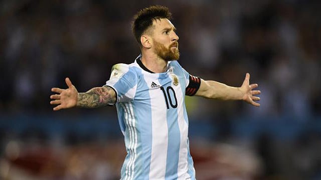 আর্জেন্টিনার জার্সি গায়ে লিওনেল মেসি। ছবি এএফপি