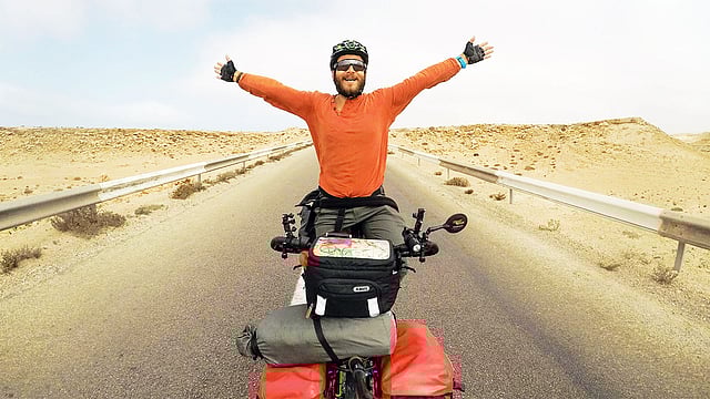 পাখির মতোই উড়তে চান হাসান সয়লামেজ