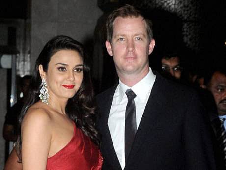 স্বামী জেনে গুডএনাফের সঙ্গে প্রীতি জিনতা