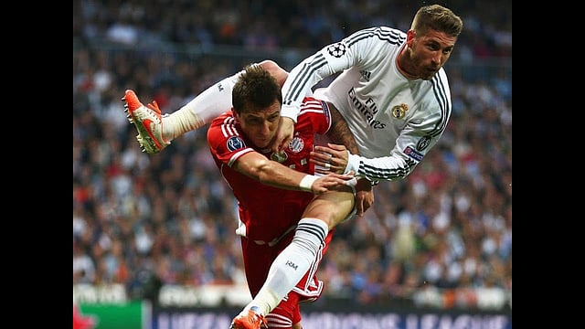 ফুটবলে শারীরিক শক্তি ভীষণ প্রয়োজনীয়। প্রতীকী ছবি। ছবি: টুইটার