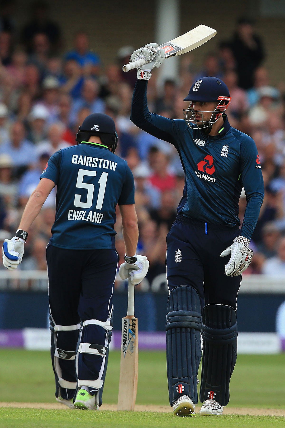 জনি বেয়ারস্টো ও অ্যালেক্স হেলসের দুর্দান্ত ব্যাটিংয়ে নতুন বিশ্ব রেকর্ড ইংল্যান্ডের। ছবি: এএফপি