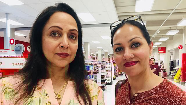 হেমা মালিনী ও তাজিন হালিম। ছবি: ফেসবুক থেকে নেওয়া