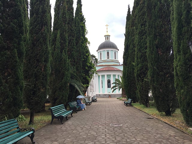 সোচি নগরের একটি অর্থডক্স গির্জার প্রধান ভবন। শহরে বেড়াতে আসা বিদেশিরা একবার হলেও এখানে ঢু মারেন। ছবি: জামিল খান