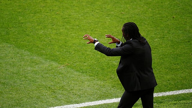 কোচের এমন ভঙ্গি আগে কখনো দেখেছেন? ছবি: টুইটার