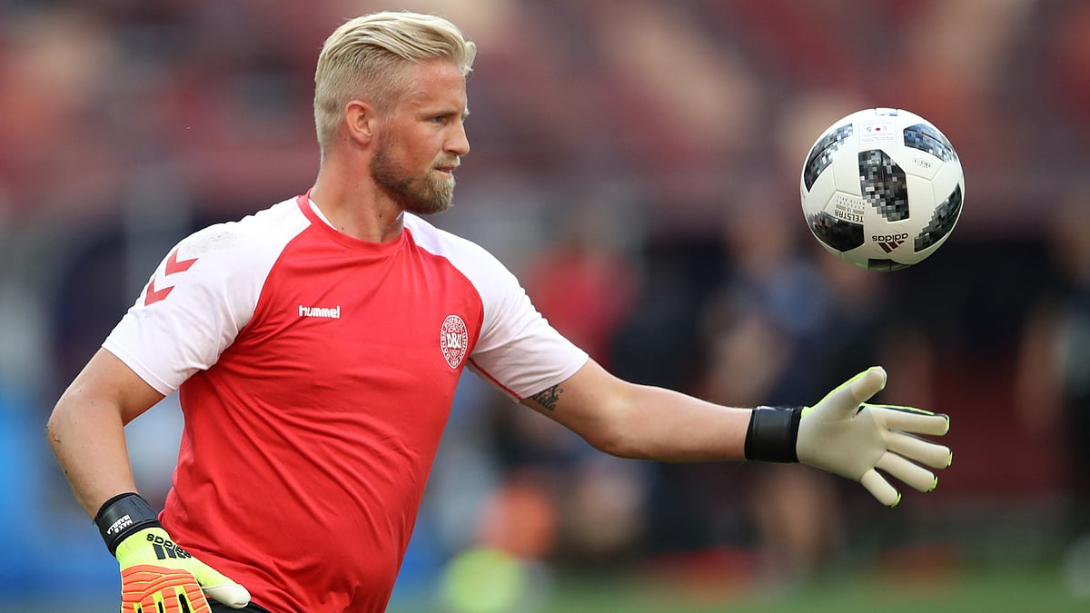 ডেনমার্ককে দ্বিতীয় রাউন্ডে ওঠানোর লড়াইয়ে আজ মাঠে নামছেন কিংবদন্তি বাবা পিটার স্মাইকেলের ছেলে ক্যাসপার। ছবি: রয়টার্স