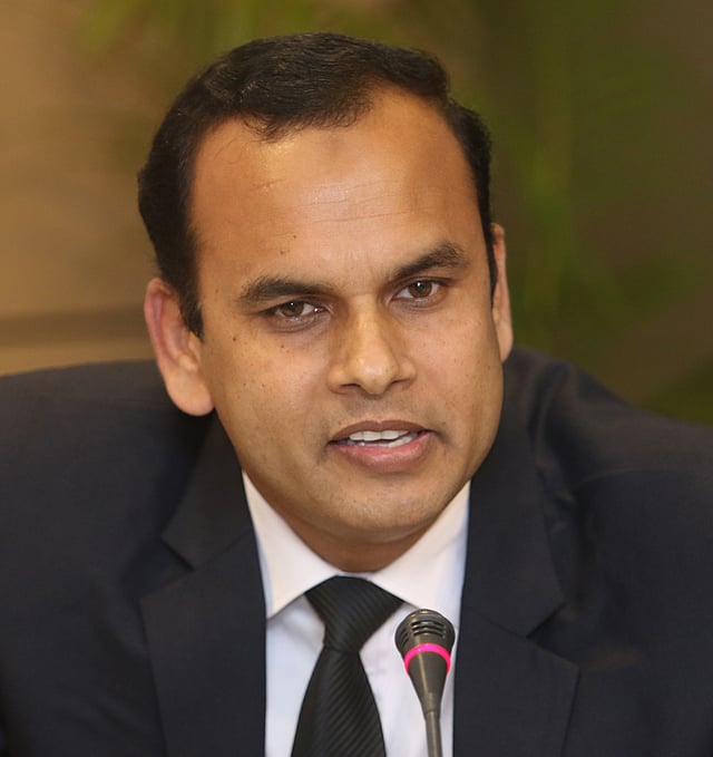 এম মোশাররফ হোসেন