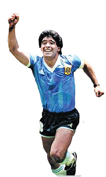 ১৯৮৬-এর বিশ্বকাপে ইংল্যান্ডের বিপক্ষে দ্বিতীয় গোল করার পর ম্যারাডোনা। ছবি: সংগৃহীত