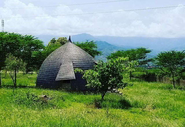ঘরটা যেন প্রকৃতিরই অংশ