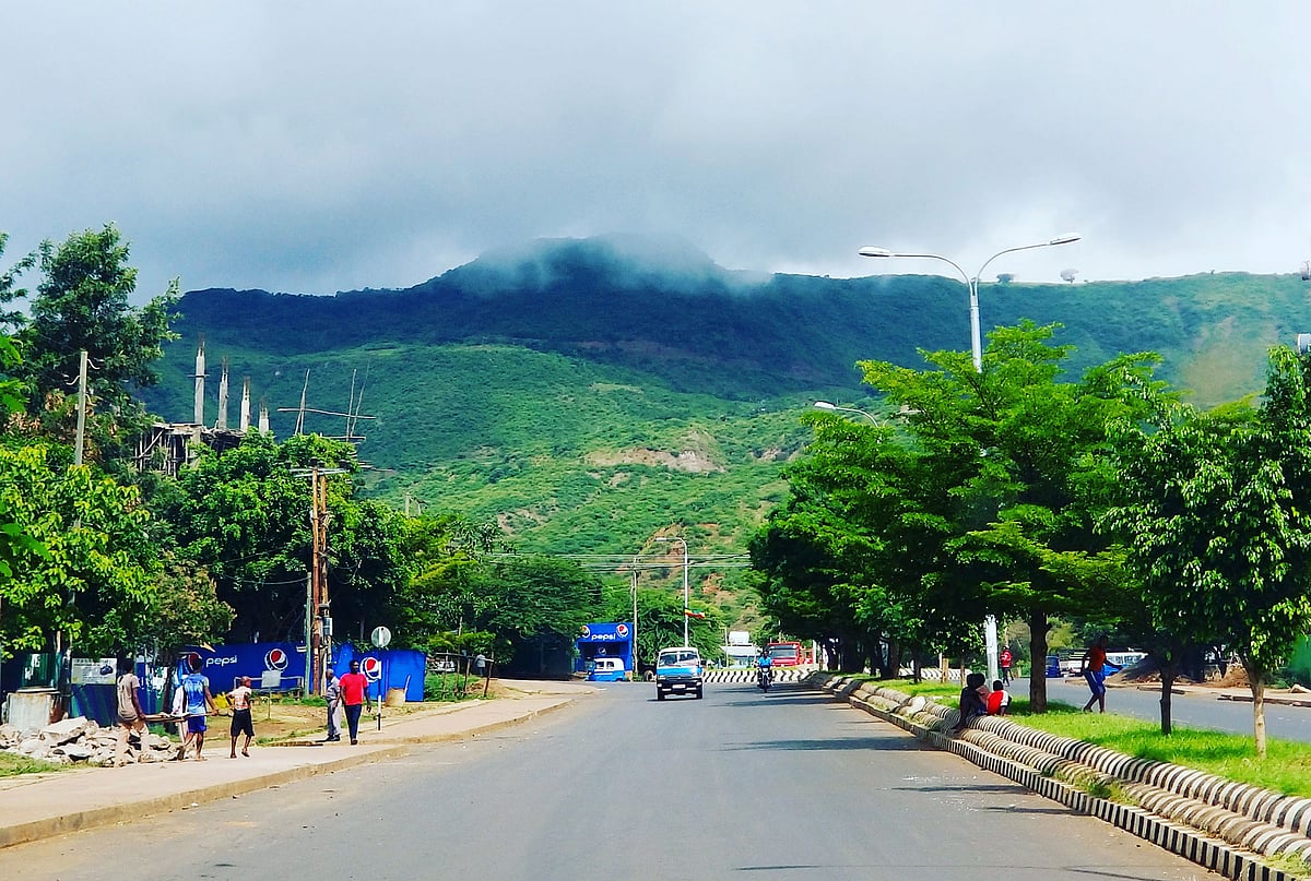 ঘুরতে ঘুরতে ইচ্ছে হয় পাহাড়ি প্রকৃতির মধ্যে হারিয়ে যেতে। ছবি: লেখক