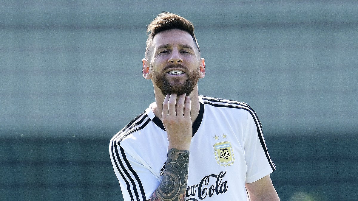 ফ্রান্সের বিপক্ষে ম্যাচের আগে অনুশীলনে মেসি। ছবি: এএফপি