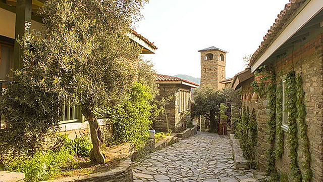 ‘গণিত গ্রামে’ বর্তমানে বছরজুড়ে বিভিন্ন সময় মেয়াদে প্রায় ১০ হাজার শিক্ষার্থী আসে। ছবি: নেসিন ম্যাথ ভিলেজের ওয়েবসাইট থেকে নেওয়া।