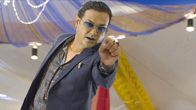 ‘আগুন পানি’ গানের মিউজিক ভিডিওতে আসিফ আকবর