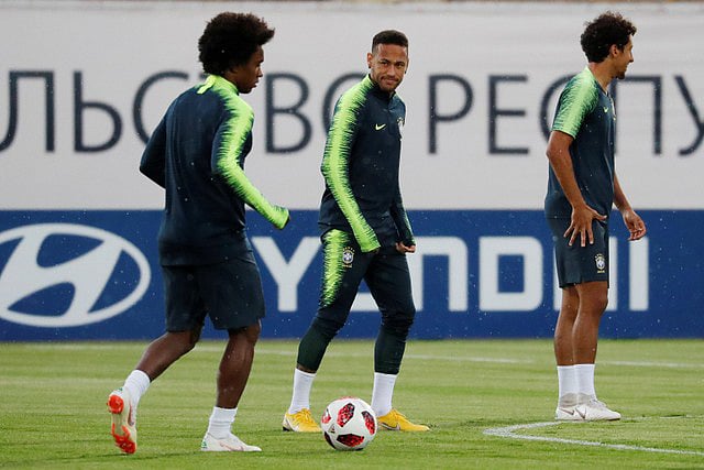 বেলজিয়ামের বিপক্ষে যারা খেলবেন তাদের নাম প্রকাশ করে দিয়েছে তিতে (ছবি - রয়টার্স)