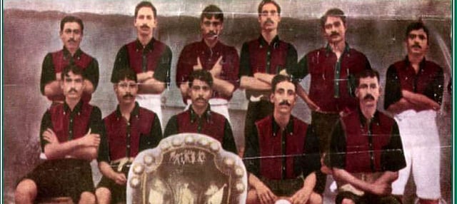 ১৯১১ সালে আইএফএ শিল্ড জয় করল কলকাতার মোহনবাগান ক্লাব। সেই হিসেবে মোহনবাগানের এই ১১ ফুটবলার এ অঞ্চলে এনেছিলেন ফুটবলের প্রথম উন্মাদনা। ছবি: সংগৃহীত