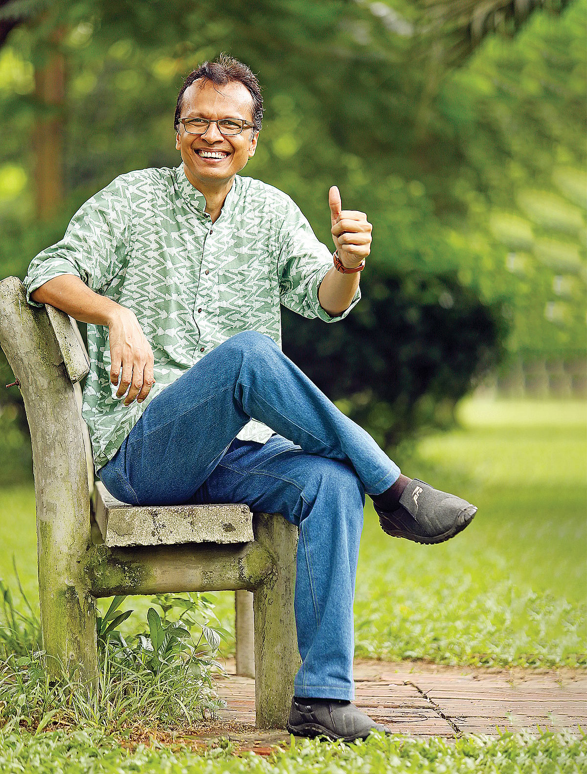 পঞ্চাশেও ধরে রাখা যায় তারুণ্য। মডেল: তপন