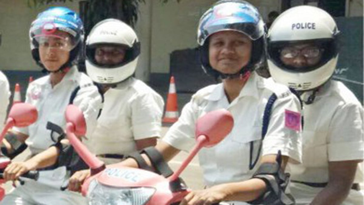 কলকাতার পুলিশ কমিশনারের নির্দেশে নারীর নিরাপত্তায় এই বিশেষ বাহিনী গড়ে তোলার উদ্যোগ নেওয়া হয়। ছবি: সংগৃহীত