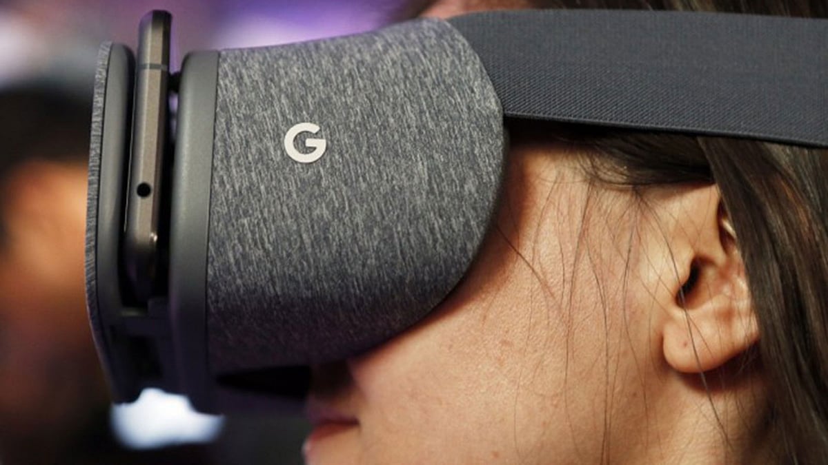 ভিআর হেডসেট চিকিৎসাকাজে ব্যবহৃত হচ্ছে। ছবি: সংগৃহীত