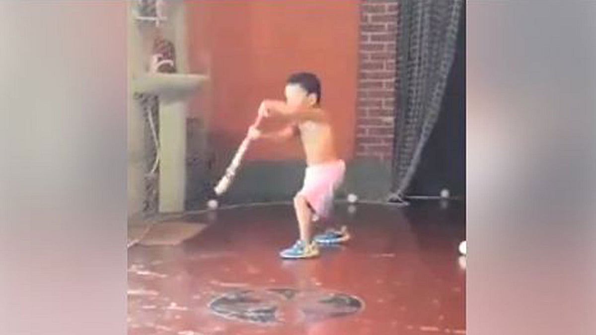 আলীর ব্যাটিং মুগ্ধ করবে যে কাউকে। ছবি: আইসিসির ভিডিও থেকে