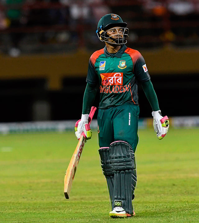 মুশফিকের চোখমুখের অভিব্যক্তিই বলে দেয় তিনি কতটা হতাশ ছবি: এএফপি