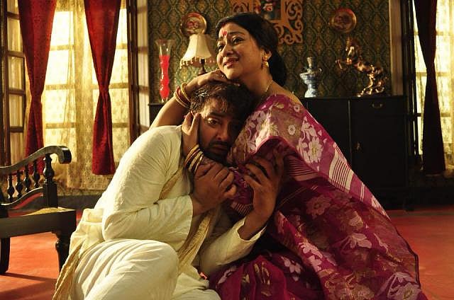 ‘ভাইজান এলো রে’ ছবির দৃশ্যে শাকিব খান ও দীপা খন্দকার ছবি: সংগৃহীত