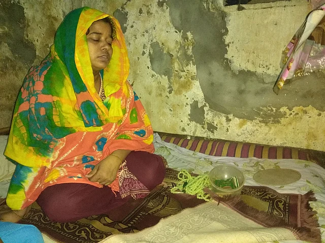 মেয়ে হারিয়ে শোকে স্তব্ধ মা রোখসানা বেগম