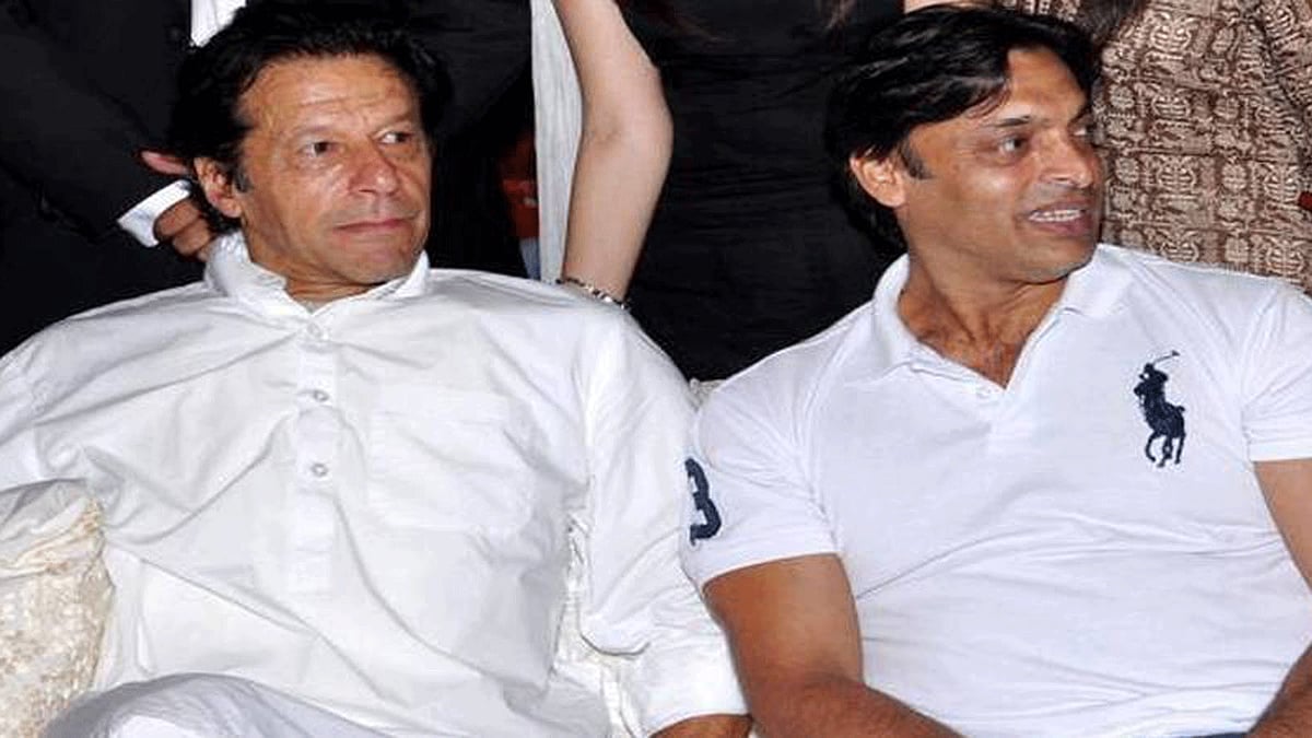 ইমরান খান নির্বাচিত হওয়ায় খুশি শোয়েব আখতার। ফাইল ছবি