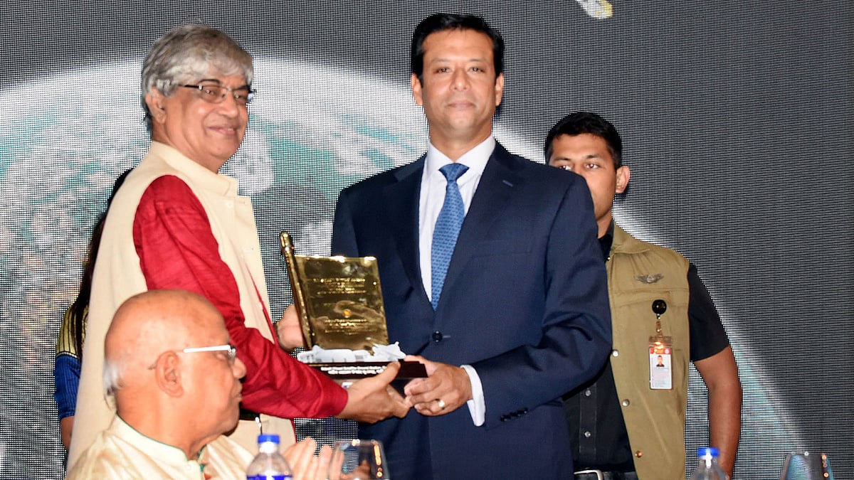 বঙ্গবন্ধু আন্তর্জাতিক সম্মেলন কেন্দ্রে ‘বঙ্গবন্ধু-১’ স্যাটেলাইটের সফল উৎক্ষেপণ উদ্‌যাপন এবং দুই উপগ্রহ কেন্দ্রে দুটি গ্রাউন্ড স্টেশন উদ্বোধন উপলক্ষে আয়োজিত অনুষ্ঠান। ছবি: ফোকাস বাংলা