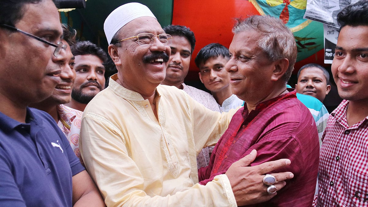 আরিফুল হক চৌধুরী ও বদরউদ্দিন আহমদ কামরান। ফাইল ছবি