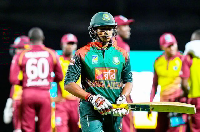 ‘গোল্ডেন ডাক’ মেরে ফিরছেন সৌম্য সরকার। ছবি: এএফপি