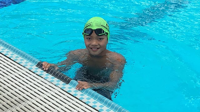 ক্লার্ক কেন্ট আপুয়াদা। রেকর্ড গড়া সাঁতার শেষে। ছবি: টুইটার