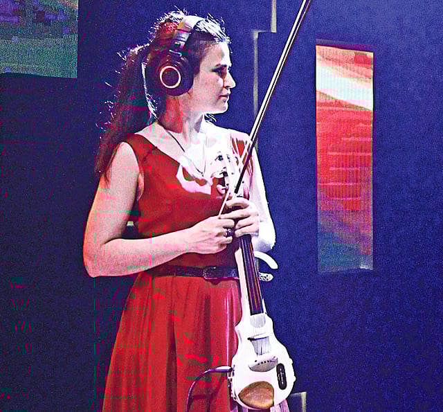 বেহালায় অ্যানা রাকিতা