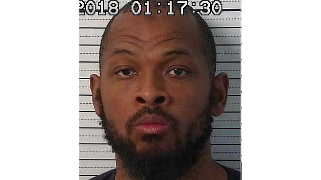 শিশু নির্যাতনের অভিযোগে সিরাজ ইবন ওয়াহহাজকে গ্রেপ্তার করা হয়েছে। একই সঙ্গে অপুষ্টিতে ভোগা ১১ শিশুকে উদ্ধার করেছে পুলিশ। ছবি: বিবিসির সৌজন্যে