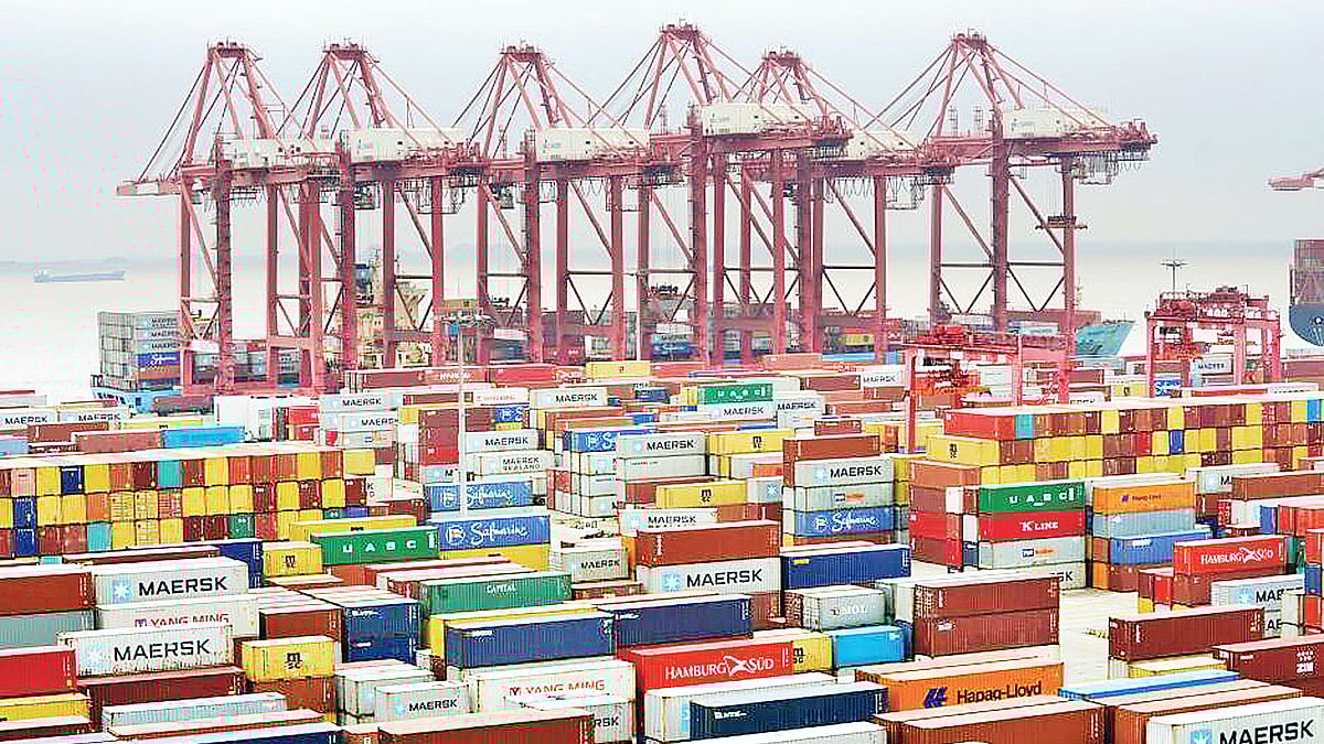 ২৩ আগস্ট থেকে চীনের ১ হাজার ৬০০ কোটি ডলারের পণ্যে ২৫ শতাংশ শুল্ক আরোপ করতে যাচ্ছে যুক্তরাষ্ট্র। জবাবে চীনও একই পরিমাণ মার্কিন পণ্যে সমপরিমাণ শুল্ক আরোপ করবে।  ছবি: রয়টার্স