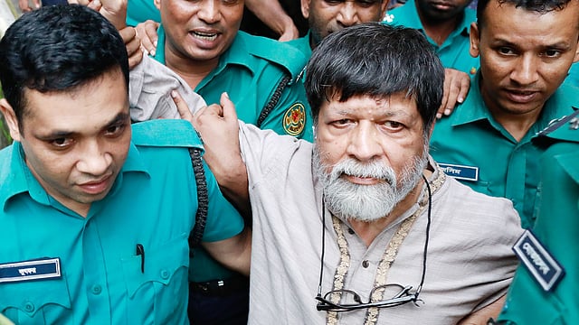 শহিদুলের মত সরকারের সঙ্গে না-ও মিলতে পারে, সেটা কি তঁার অপরাধ?