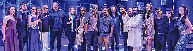 ‘উইন্ড অব চেঞ্জ’–এর তৃতীয় ও চতুর্থ মৌসুমের দৃশ্যধারণের ফাঁকে দেশি–বিদেশি শিল্পী ও অনুষ্ঠান আয়োজকেরা