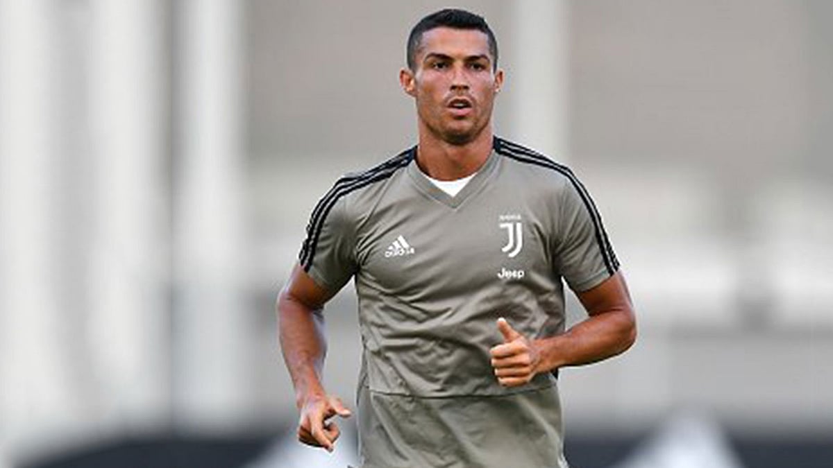 জুভেন্টাসের জার্সিতে রোনালদো। ছবি: ফেসবুক