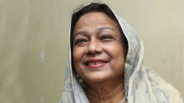 রানী হামিদের মুখে বিজয়ীর হাসি। সাত বছর পর আবারও জাতীয় নারী দাবার চ্যাম্পিয়ন হলেন বাংলাদেশের নারী দাবার ‘রানি’। ছবি: প্রথম আলো