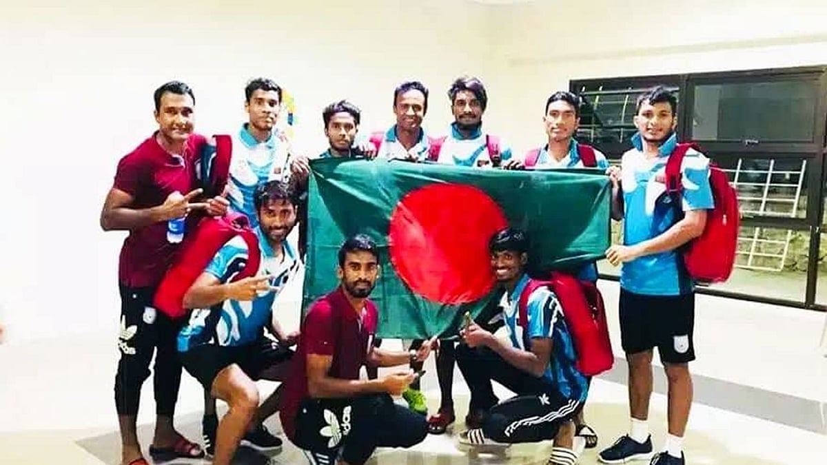 গতকাল জয়ের পর ফুটবলারদের উল্লাস। ছবি: সংগৃহীত