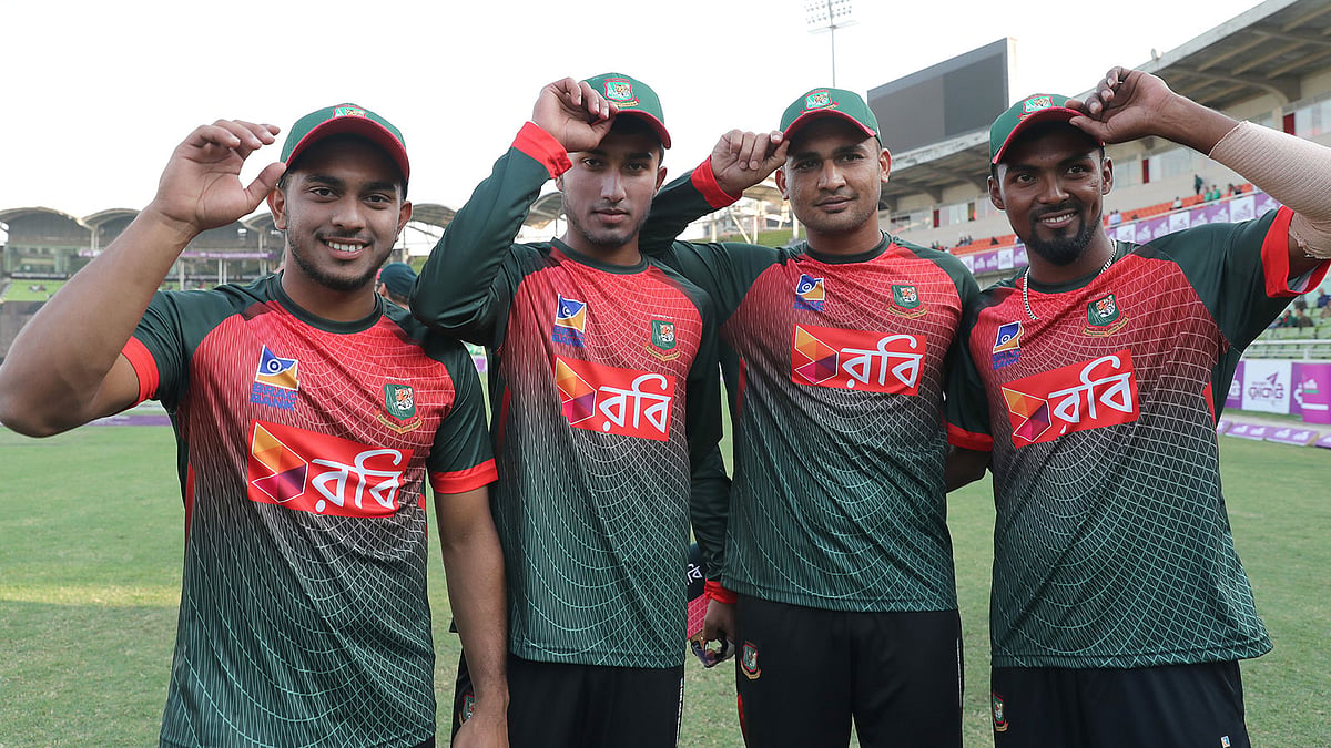 এ জার্সিটা বদলানোর সময় এসে গেছে। ফাইল ছবি