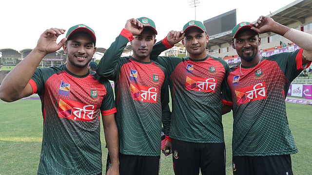 এ জার্সিটা বদলানোর সময় এসে গেছে। ফাইল ছবি
