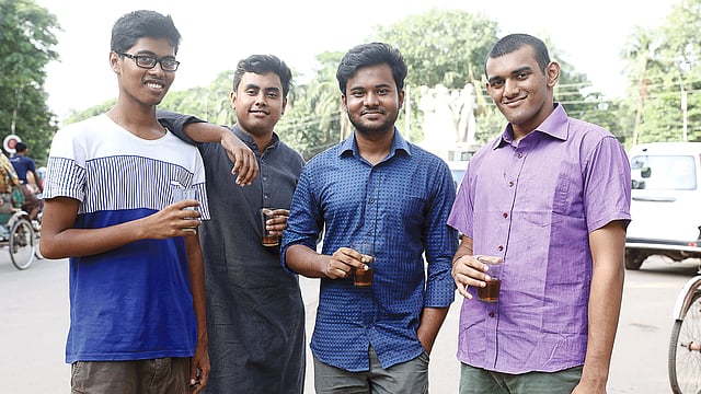 বাঁ থেকে আবির হোসেন, ইমতিয়াজ চৌধুরী, মো. অনিক ইসলাম ও অনিক বিশ্বাস । ছবি: খালেদ সরকার