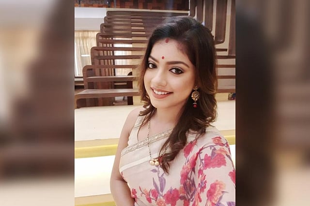 ‘শুভদৃষ্টি’ সিরিয়ালের কাজের ফাঁকে সেলফি তুলেছেন ঐন্দ্রিলা বসু