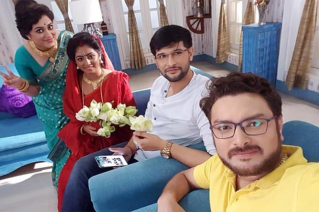 ‘কৃষ্ণকলি’ শুটিংয়ে প্রিয়াঙ্কা, তিয়াসা, অভিজিৎ ও ভিভান
