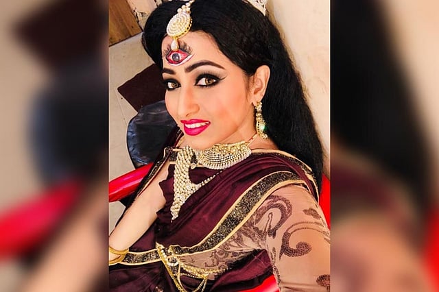 ‘সাত ভাই চম্পা’ সিরিয়ালের ফ্লোর থেকে সেলফি তুলেছেন মণিমল্লিকা সুদীপ্তা বন্দ্যোপাধ্যায়